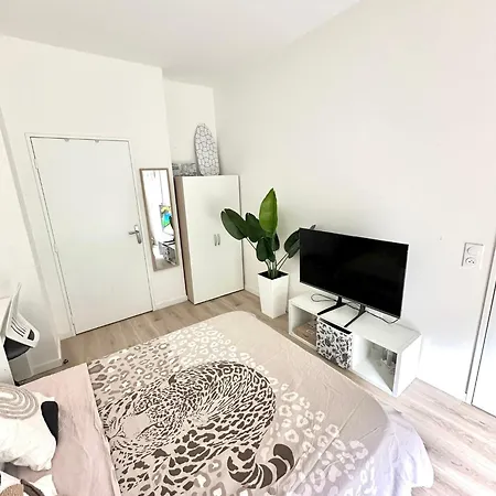 Studio Chic Et Cosy Dans Redidence A 10 Min De La Defense Апартаменты *
